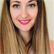 Profesora graduada en historia con título. Hablo inglés y francés. Además de poder dar clases en otras asignaturas relacionadas con el ámbito de las letras. El nivel en el que podría dar clase sería tanto primaria, secundaria y bachillerato